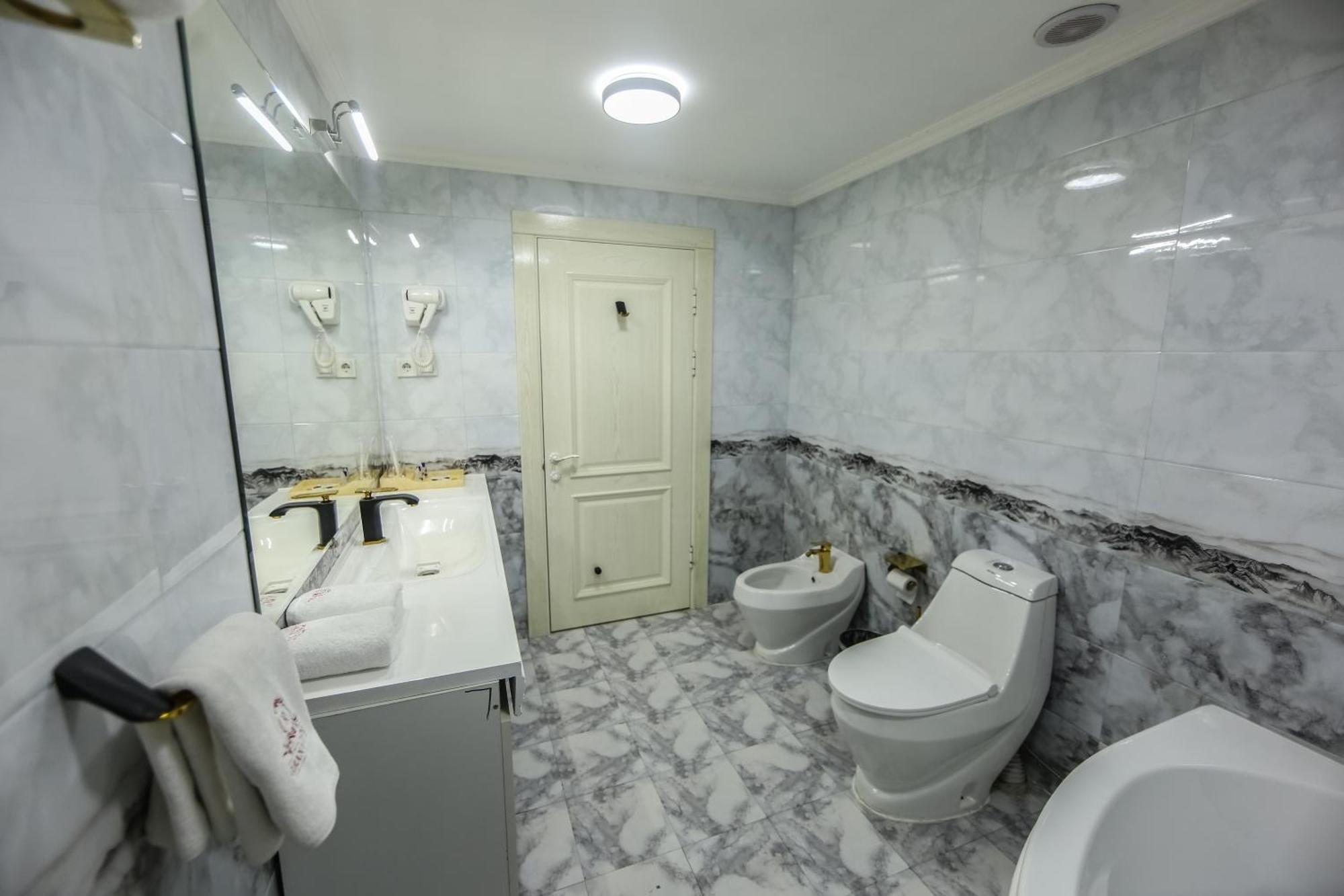 Royal Grand Hotel, Turkistan 外观 照片